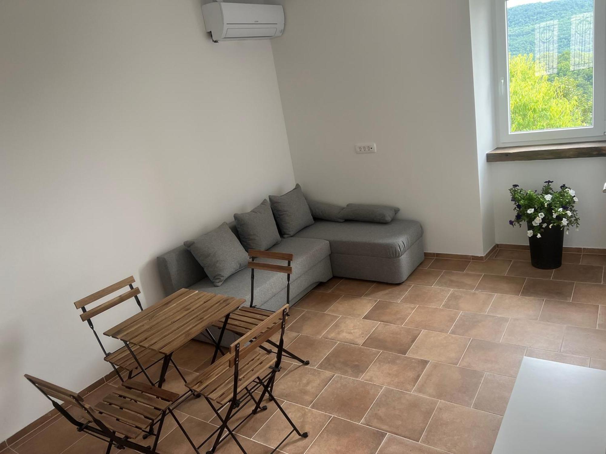 Hramisce Apartment Šmarje Екстериор снимка